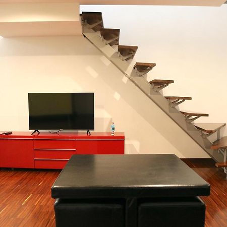 Apartamento Cozy & Large Loft Famagosta Milán Exterior foto
