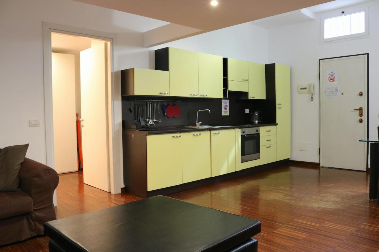 Apartamento Cozy & Large Loft Famagosta Milán Exterior foto