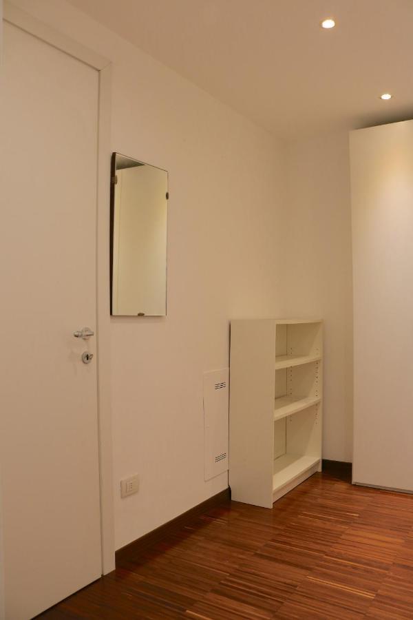 Apartamento Cozy & Large Loft Famagosta Milán Exterior foto