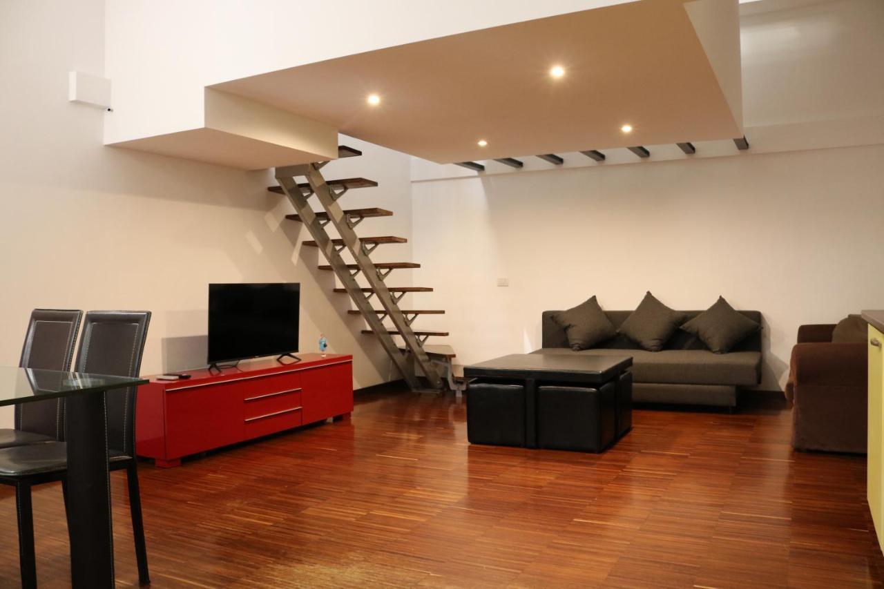 Apartamento Cozy & Large Loft Famagosta Milán Exterior foto
