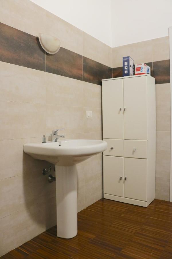 Apartamento Cozy & Large Loft Famagosta Milán Exterior foto